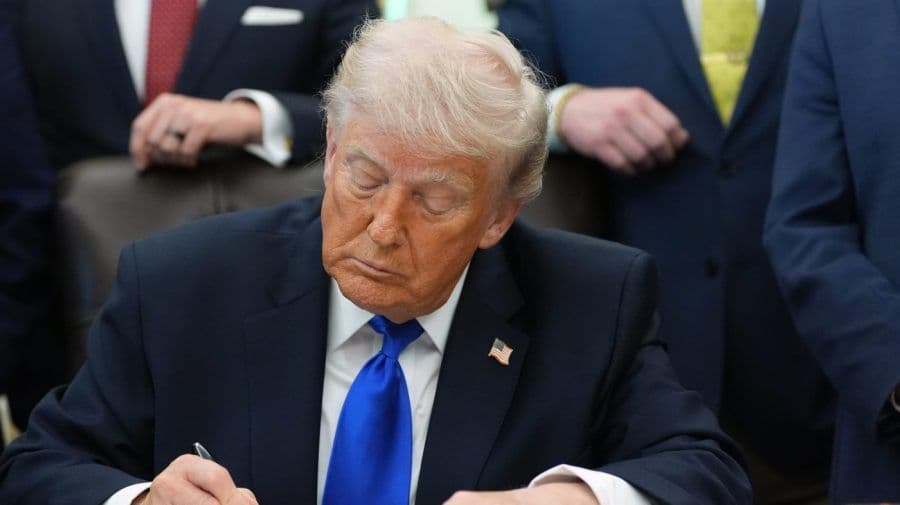 Trump signs executive order expanding retirement benefits