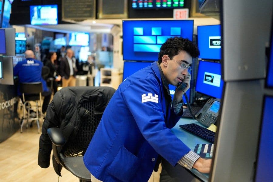 Stock market jumps after Israel-Lebanon ceasefire, Hormuz opening