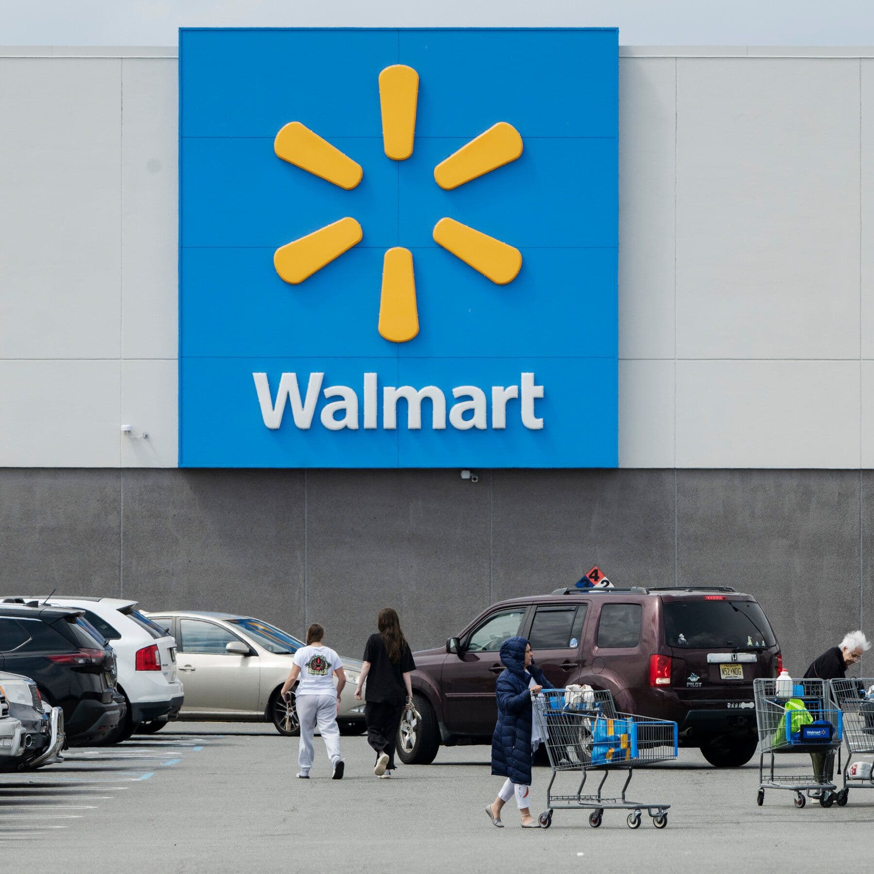 Walmart, Target and TJ Maxx Attract Shoppers Squeezed by Energy Prices