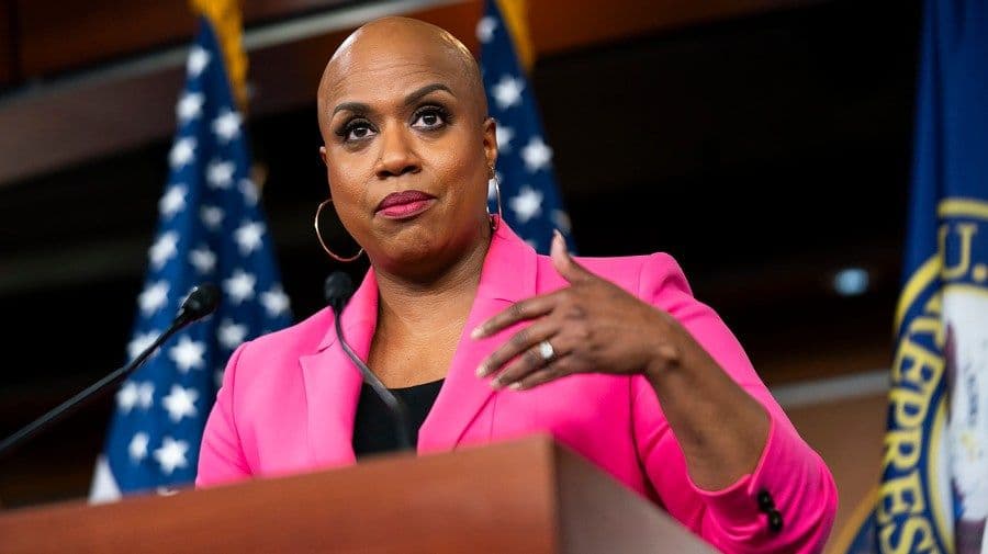 10 Republicans help Democrats pass resolution extending TPS protections for Haitian migrants