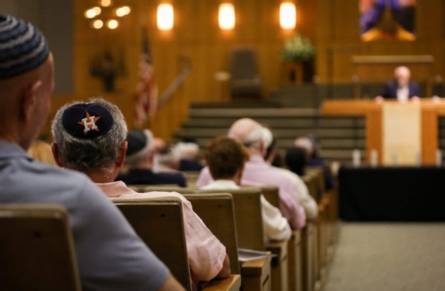 NC woman and Texas teen arrested in alleged plot to attack Houston synagogue