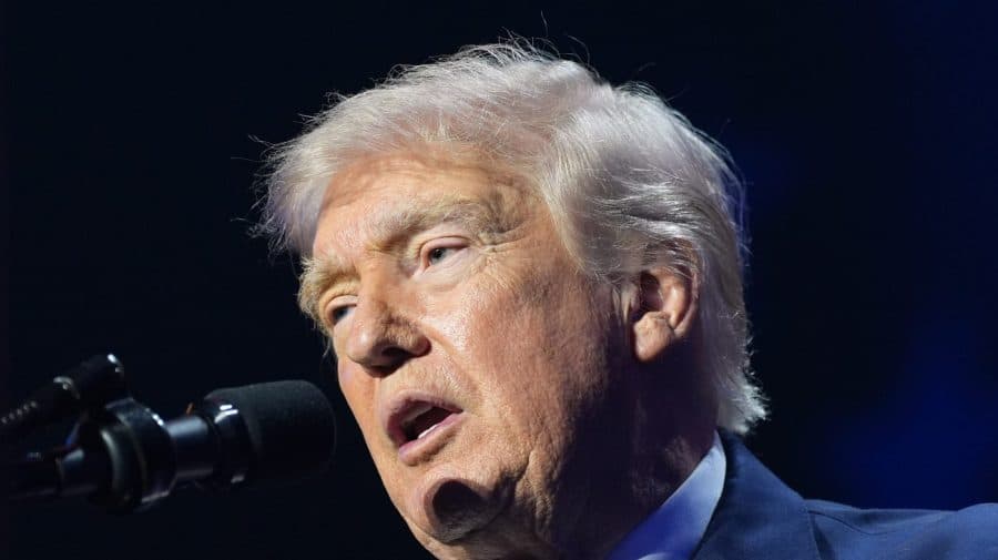 Watch live: Trump attends first White House Correspondents Dinner as president