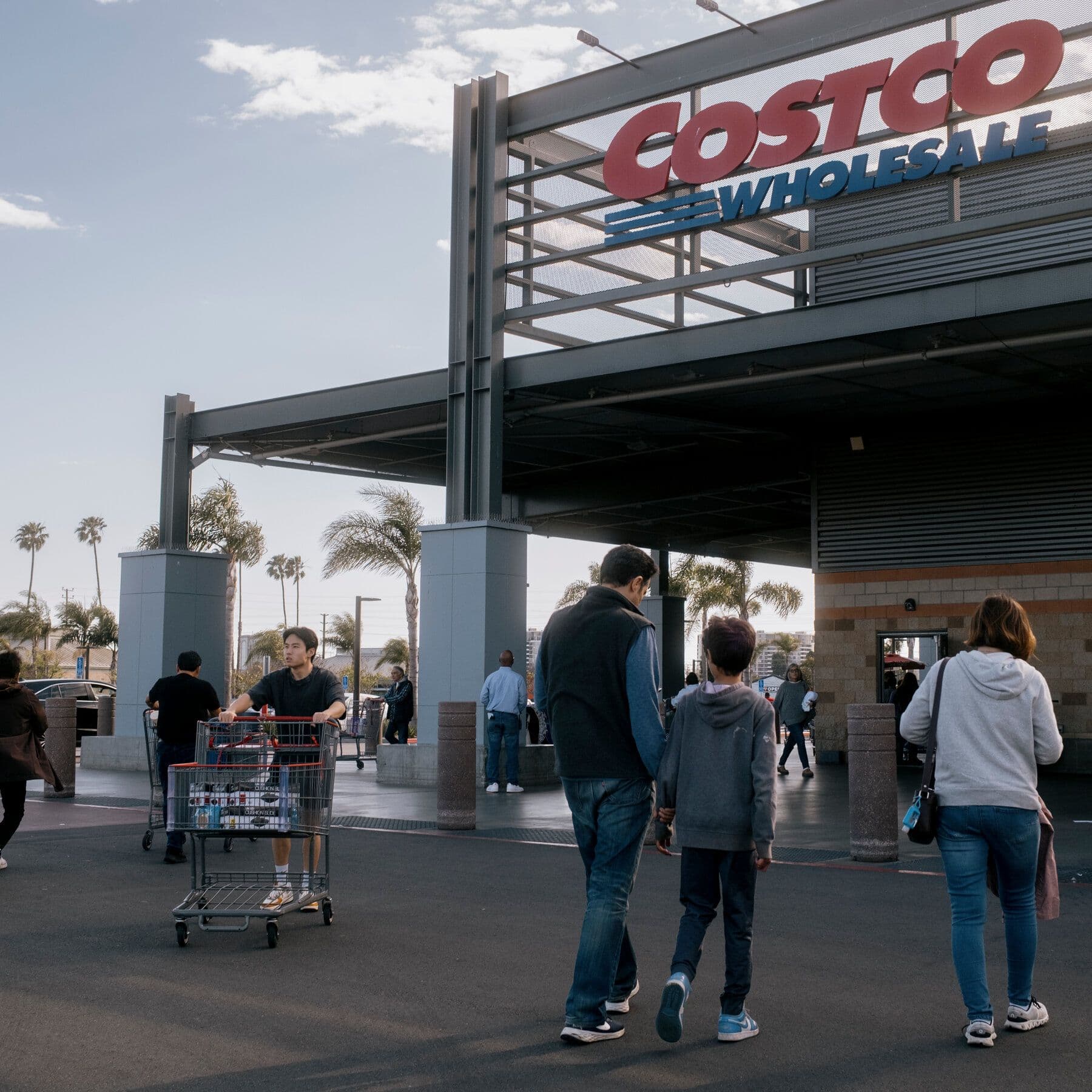 Tariffs Raised Consumers’ Prices, but the Refunds Go Only to Businesses