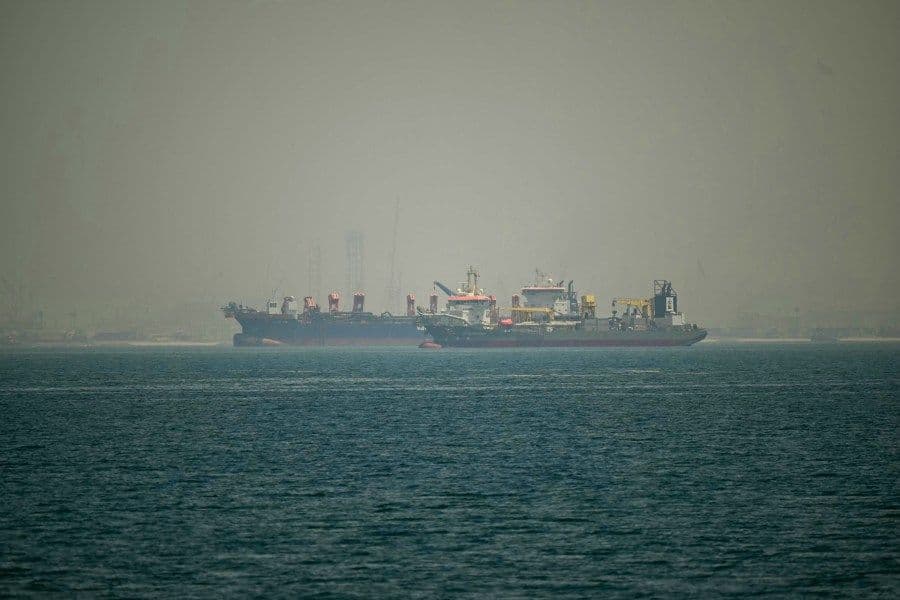 Ceasefire in question after Iran seizes ships